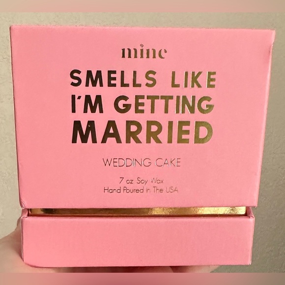 Mine - Smells like I’m getting married wedding cake 7oz soy wax candle NIB - Picture 2 of 3